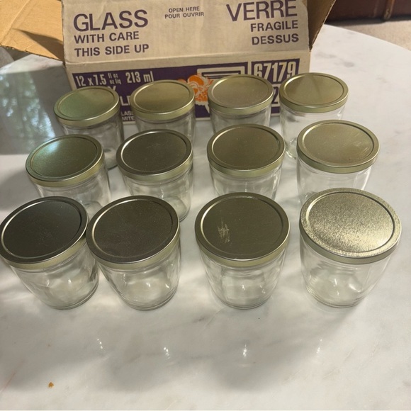 Vintage case of 12 Dominion glass 7.5 oz jelly tumblers / glasses with lids - Picture 5 of 13